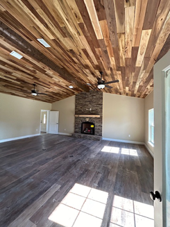 Log Home Livingroom